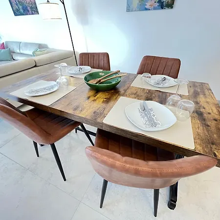 W&d Living-kunstvoll-gespannparkplatz & Terrasse * ツェレ